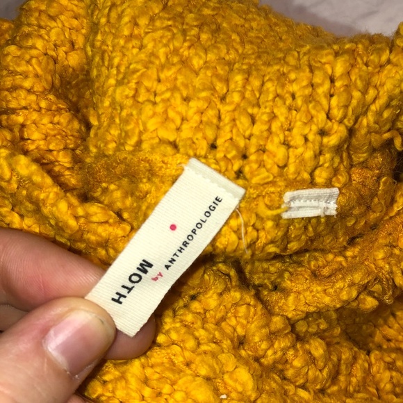 Yellow/gold sweater - Picture 4 of 4